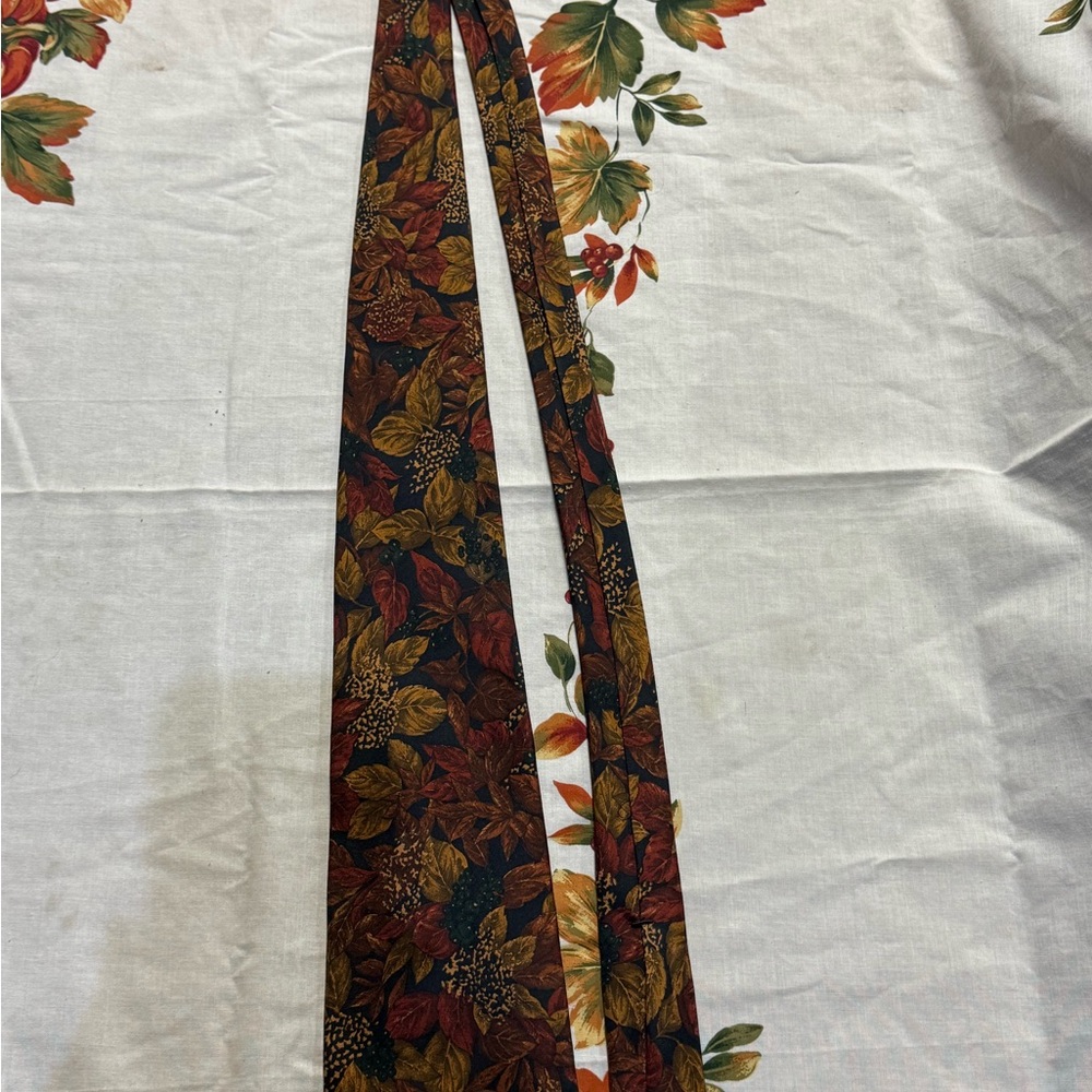 Eddie Bauer Multicolor Leaf Print Tie